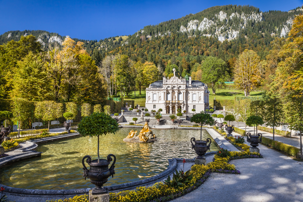 Wasserparterre und Schloss Linderhof, Ettal, Bayern
